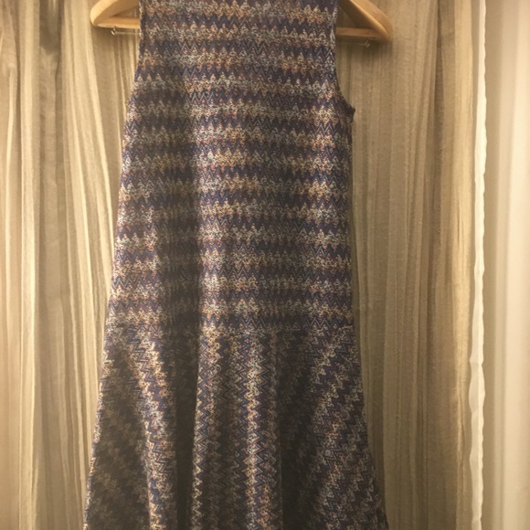 Sleeveless dress - Picture 7 of 10